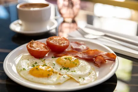 voco Paris Montparnasse Отели рядом с достопримечательностью «St-Medard»