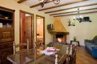 Romantic House for 2 or 4 People with Jacuzzi - Mountain view