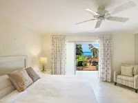 Southwinds Beach House is a 3 Bedroom with Exquisite Sea Views Hotels near Mullins Bay