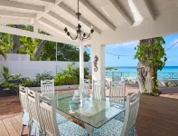 Southwinds Beach House is a 3 Bedroom with Exquisite Sea Views