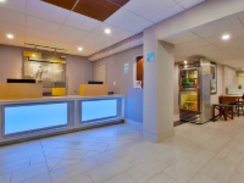 Holiday Inn Express FAIRFAX - ARLINGTON BOULEVARD by IHG Hotels in Fairfax