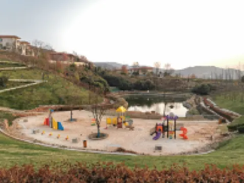 Fuxian Lake Leshu Homestay (Chenghua Line No. 2)