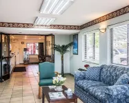 Econo Lodge Inn & Suites Southeast Hotels in La Vergne