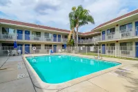 Motel 6 Bakersfield, CA - Airport Hotels in Oildale