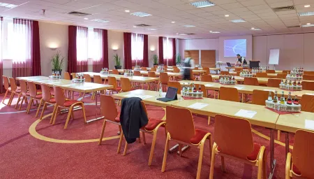 B&K Hotels Отели в г. Каллеталь