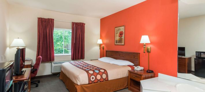Super 8 by Wyndham St Robert Ft Leonard Wood Area Hotels in Saint Robert