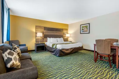 Quality Inn & Suites Leesburg Chain of Lakes Hotels in Lady Lake