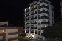 Shahin Golden Hotel Các khách sạn gần Gate D