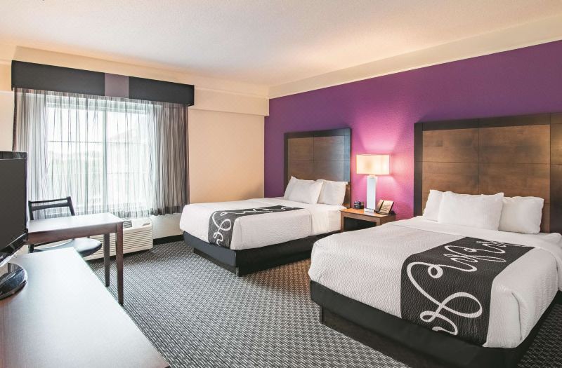 La Quinta Inn & Suites by Wyndham Fort Worth City View