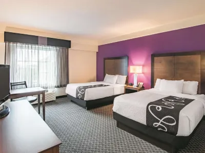 La Quinta Inn & Suites by Wyndham Fort Worth City View Hoteles cerca de Centro Comercial Hullen Mall