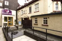 Premier Inn Manchester Altrincham Hotels near Mort Subite