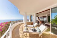 Grand Miramar All Luxury Suites & Residences
