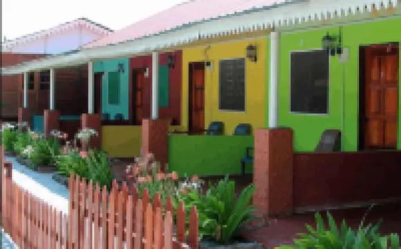 Izz Room Motel Hotel di 