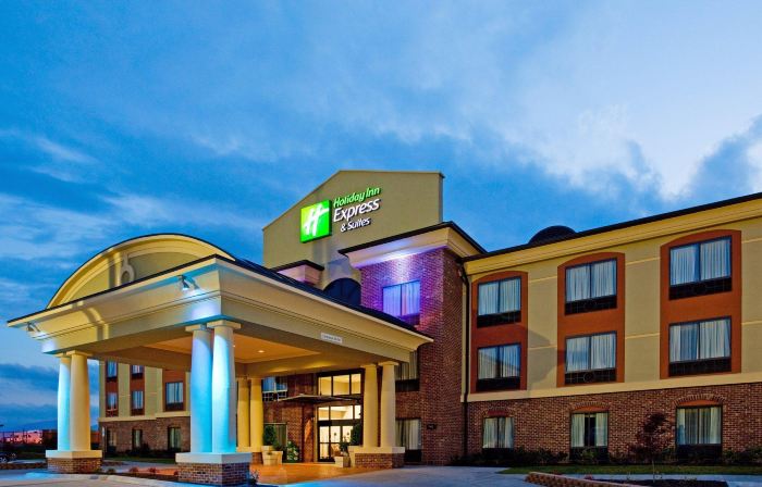 Holiday Inn Express & Suites SALEM by IHG