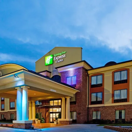 Holiday Inn Express & Suites SALEM by IHG