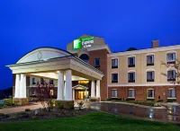 Holiday Inn Express & Suites Howell Hotels in Genoa Township