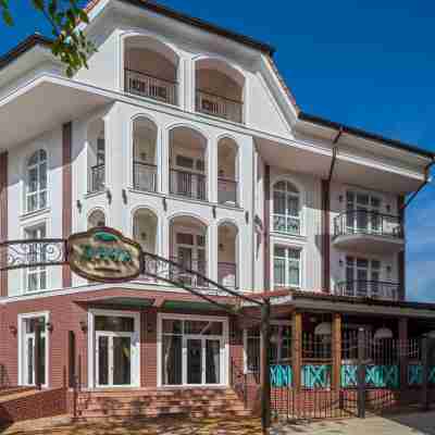 Dacha Hotel Exterior