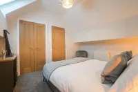 The Queens Arms Apartments Hotels in Knowsley