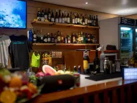 Meridian Adventure Marina Club & Resort - Bares