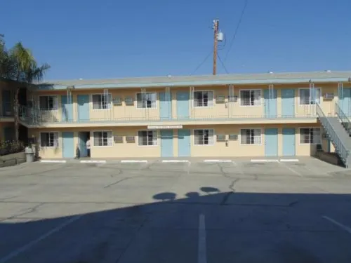 Western Inn & Suites