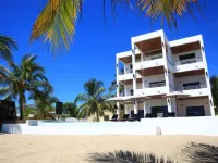 The Ellysian Boutique Hotel Hotel berhampiran Laughing Bird Caye National Park