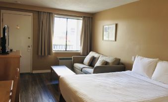 Thunderbird Motor Inn