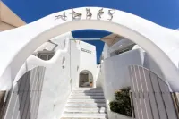 Yades - All Sea VIew Suites - Adults Only Venetian Fortress附近的飯店