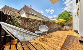 Deluxe Apartment with Terrace and Parking in the Historic City Centre of Krems an der Donau