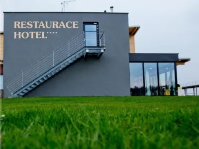 Konference Park Hotel Hotels near Speedway stadium