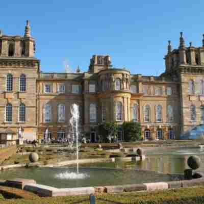 Marlborough Arms Hotel Exterior