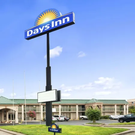 Days Inn by Wyndham Clarksville North