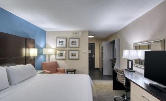 Holiday Inn & Suites Atlanta Airport-North