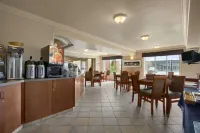 Super 8 by Wyndham Fort St. John BC - Aamiainen