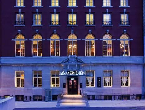 Le Méridien Philadelphia Hotels near Dilworth Park