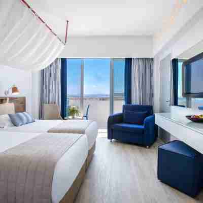 Lordos Beach Hotel & Spa Rooms