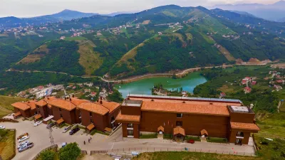 Sera Lake Resort Hotel Spa & Aparts Hôtels à : Mataraci Mahallesi