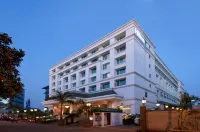 Hilton Mumbai International Airport Hotels near Nehru Science Centre