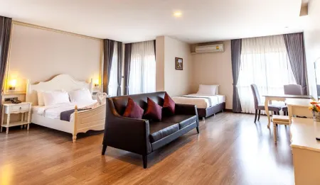 Rung Aroon Hotel by le Siri