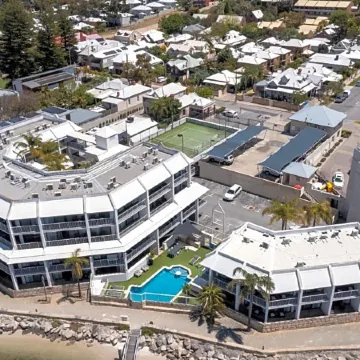 Pier 21 Riverside Apartment Hotel