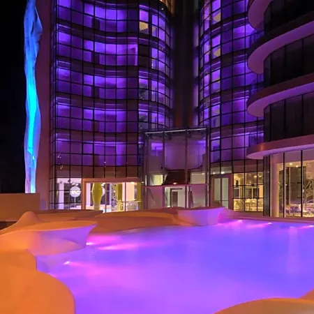 I-Suite Hotel