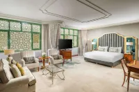 Madinah Hilton Hotels near Alfateh Mosque
