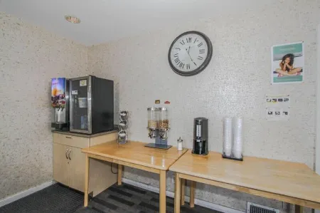 Canadas Best Value Inn Chinook Station