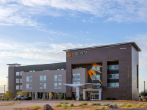 La Quinta Inn & Suites by Wyndham Maricopa - Copper Sky Hotels in Pinal County