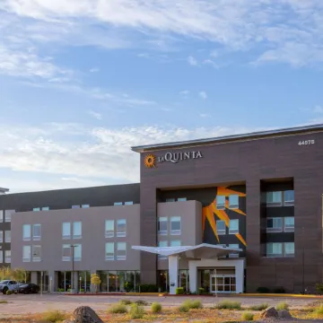 La Quinta Inn & Suites by Wyndham Maricopa - Copper Sky