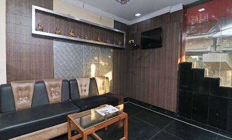 OYO 28609 Hotel Amar Palace - Housity