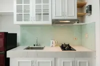 Best Price Studio at Casa de Parco Apartment by Travelio