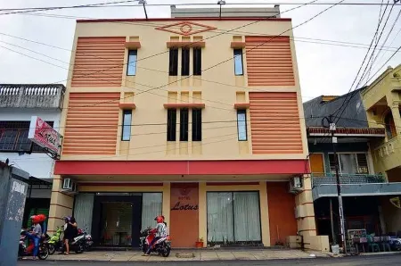 Hotel Lotus Отели в г. Soreang