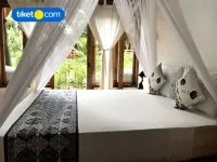 لاجونا بيتش بنجالوز