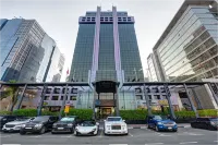 The Leela Hotel Hotel a 