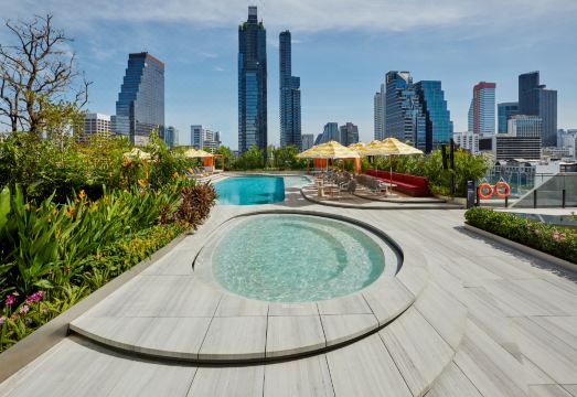 더 더스탠다드 방콕 마하나콘